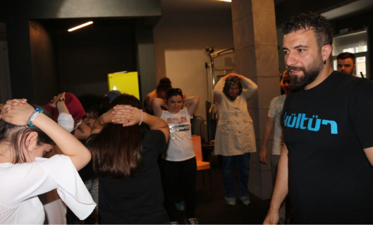 Kemal Uysal’ın konuşmacı olarak yer aldığı spor semineri etkinliğinden görüntü