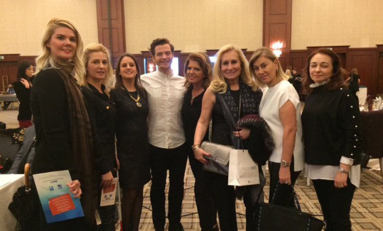 Swiss Otel’de gerçekleştirilen Parıltı oda kokusu atölye etkinliğinden bir kare