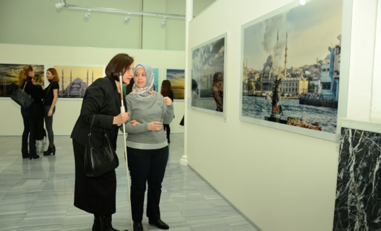 Global Holding tarafından desteklenen Uğur Soyata fotoğraf sergisinden bir kare.