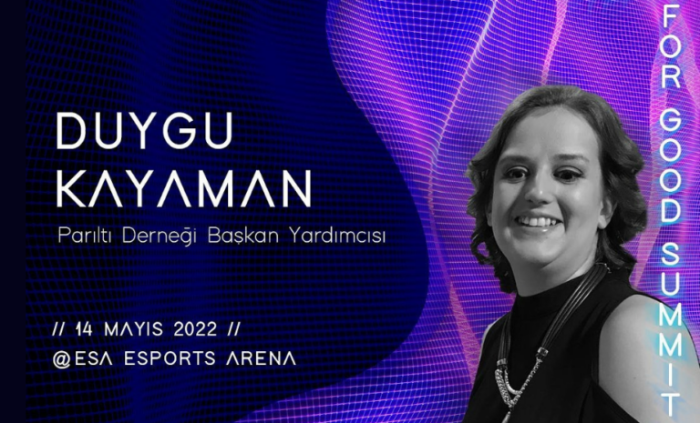 Art&Tech for Good Summit 2022’de konuşmacı olarak yer alan Duygu Kayaman’ın sahne aldığı anlardan bir kare