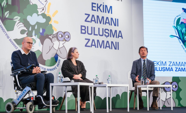 Katılımcıların ekim etkinliğinden görüntü