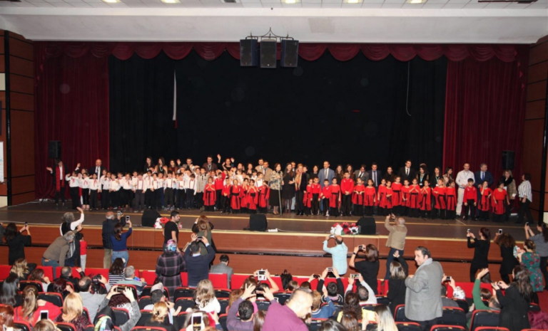 Parıltı Görmeyen Çocuklara Destek Derneği & Ataşehir Vatan Okulları Etkinliği kapsamında öğrencilerin katıldığı etkinlik anı.