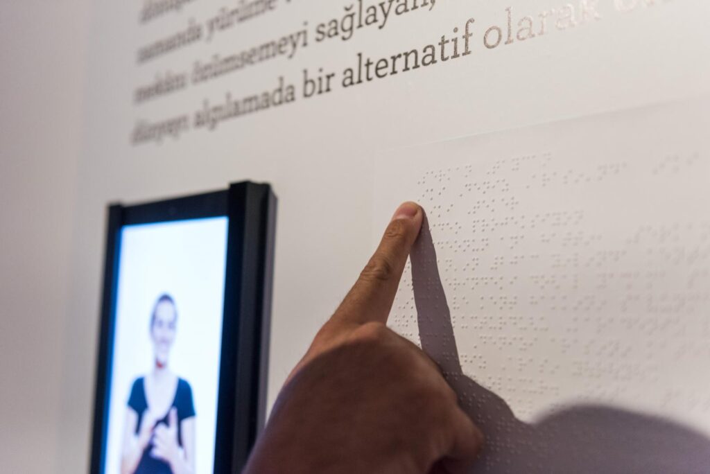 Erişilebilir Kültür ve Sanat: Müze, Tiyatro, Kitap ve Sinemada Katılım Örnekleri