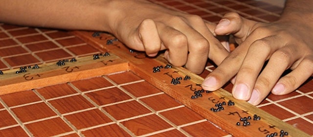 Görme Engelliler İçin Matematik: Abaküs, Küptaş ve Zihinsel Aritmetik