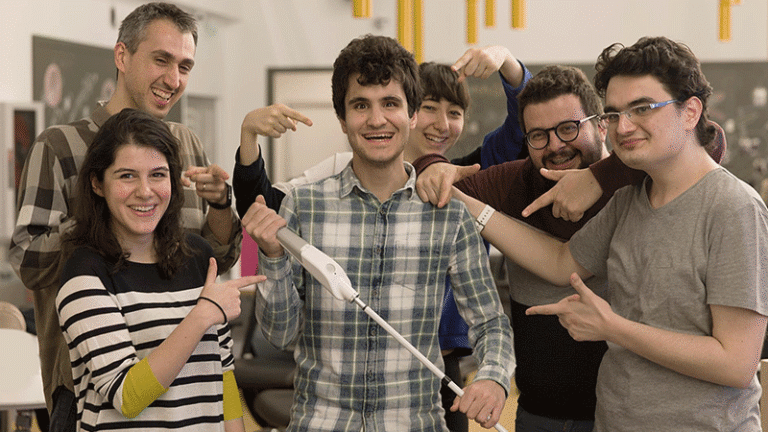 Görme engelli bireylere sözsüz iletişim eğitimi