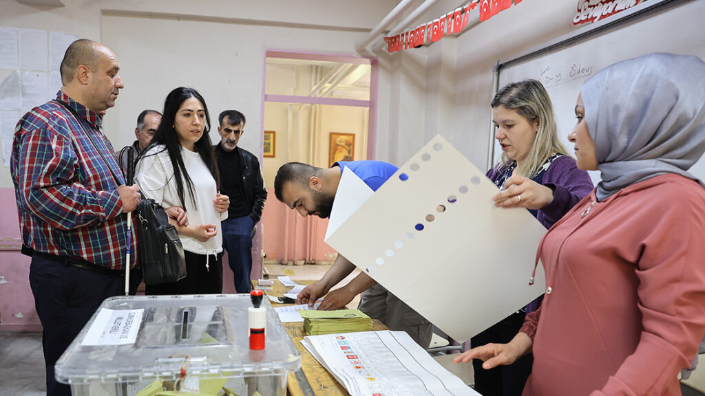 Aileler İçin Yerel Yönetimlerle Etkili İletişim ve Hak Svunuculuğu